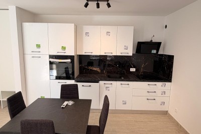 Appartamento al piano terra in posizione tranquilla, Cittanova, Istria