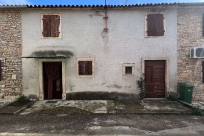 A great investment opportunity – a house with a yard in the center of Novigrad